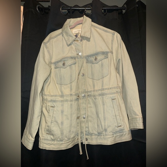 Universal Thread Jean jacket! - Picture 2 of 6